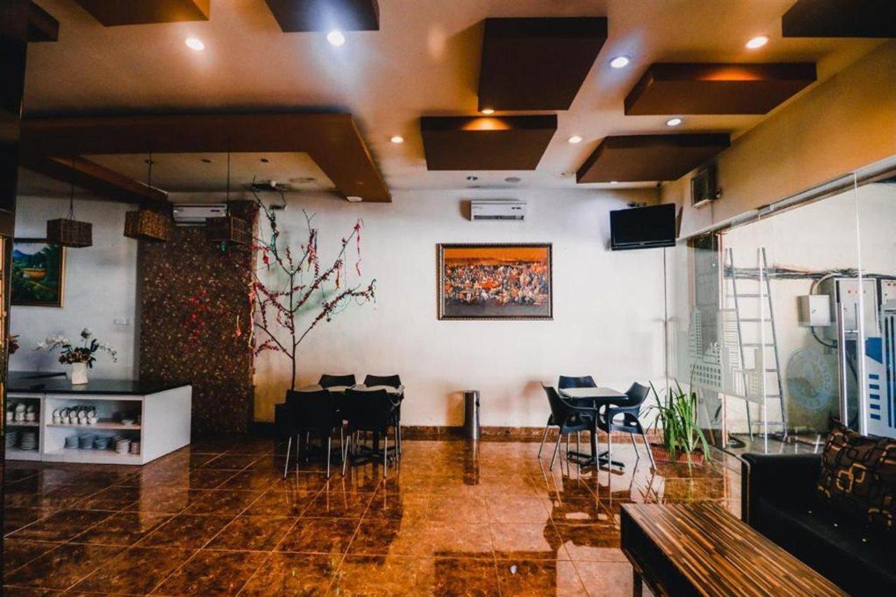 RedDoorz Plus near Sultan Hasanuddin Airport Makasar Zewnętrze zdjęcie